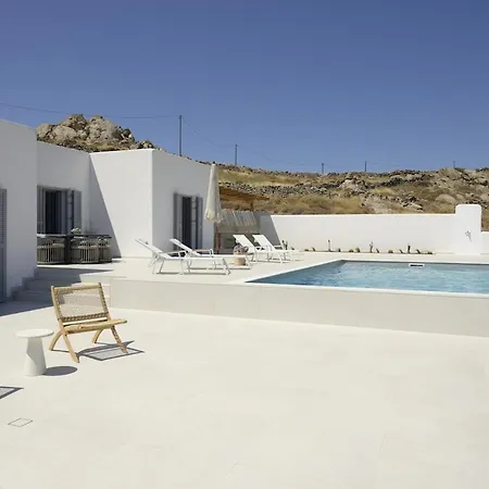 Mercedes, Private Pool & Panoramic View, Avlia Hill, By Naxosvibe * Naxos City